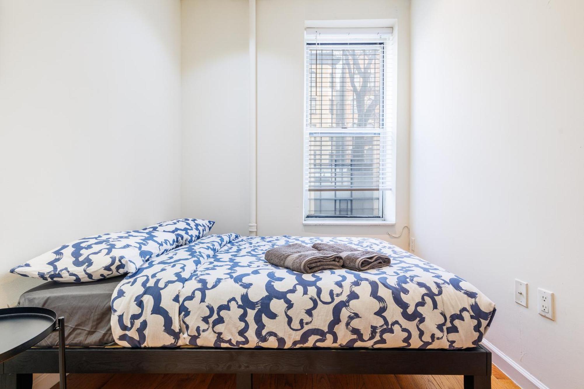 Enjoy Easy Access To The Heart Of Uws Apartamento